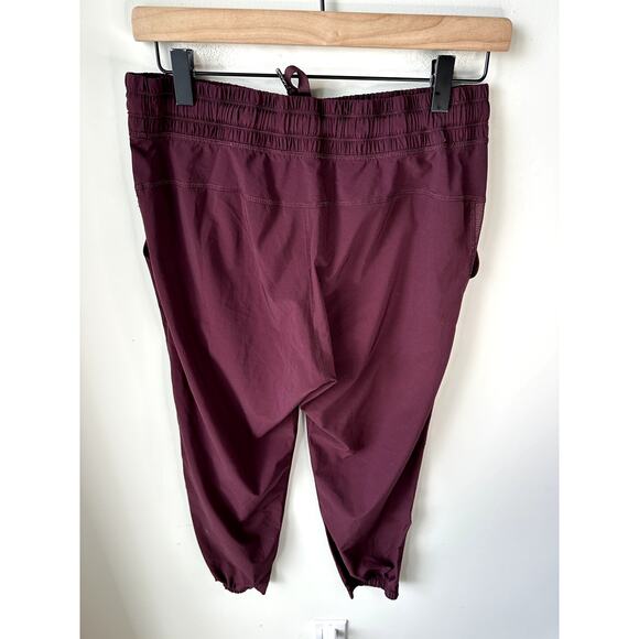 Lululemon Namaskar Crop jogger Size 4 Swift EUC - Picture 4 of 9